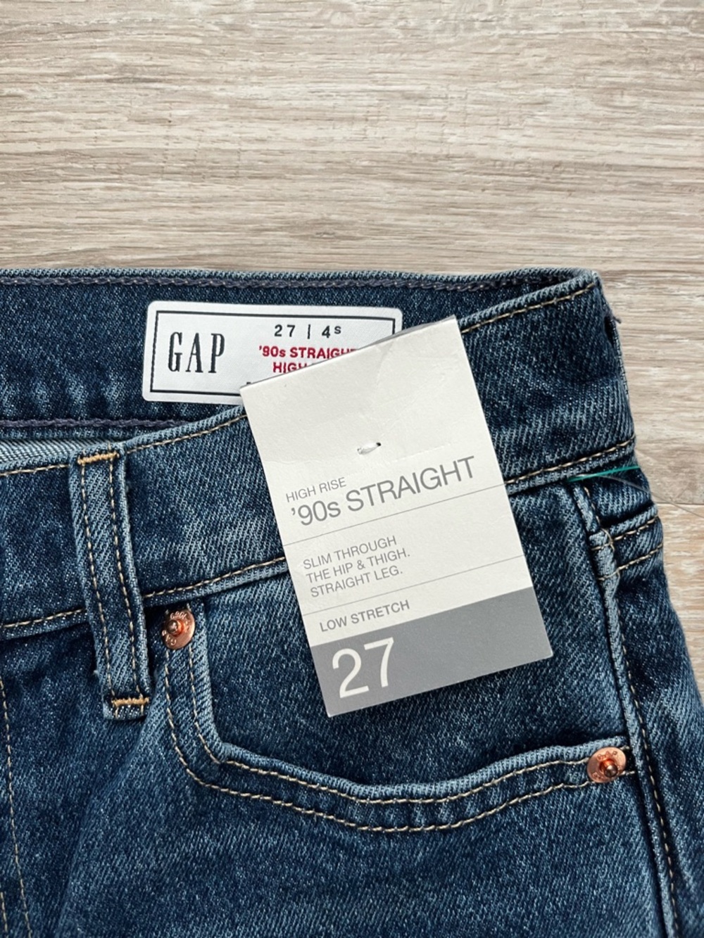 NWT GAP Women’s High Rise ’90s Slim Straight Jeans Medium Wash - Size 27 Petite - Picture 2 of 7